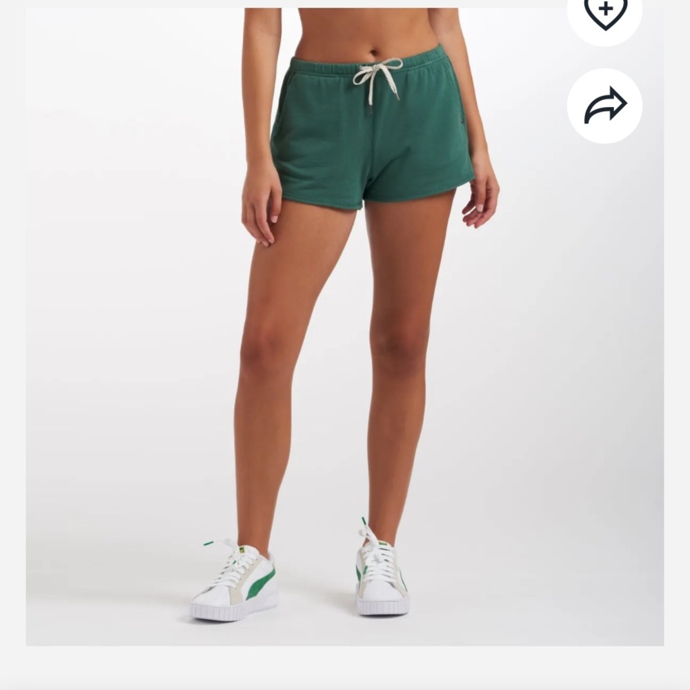 NWT! ✨ Vuori Sunnyside Shorts ✨. Size Small. Color Cactus